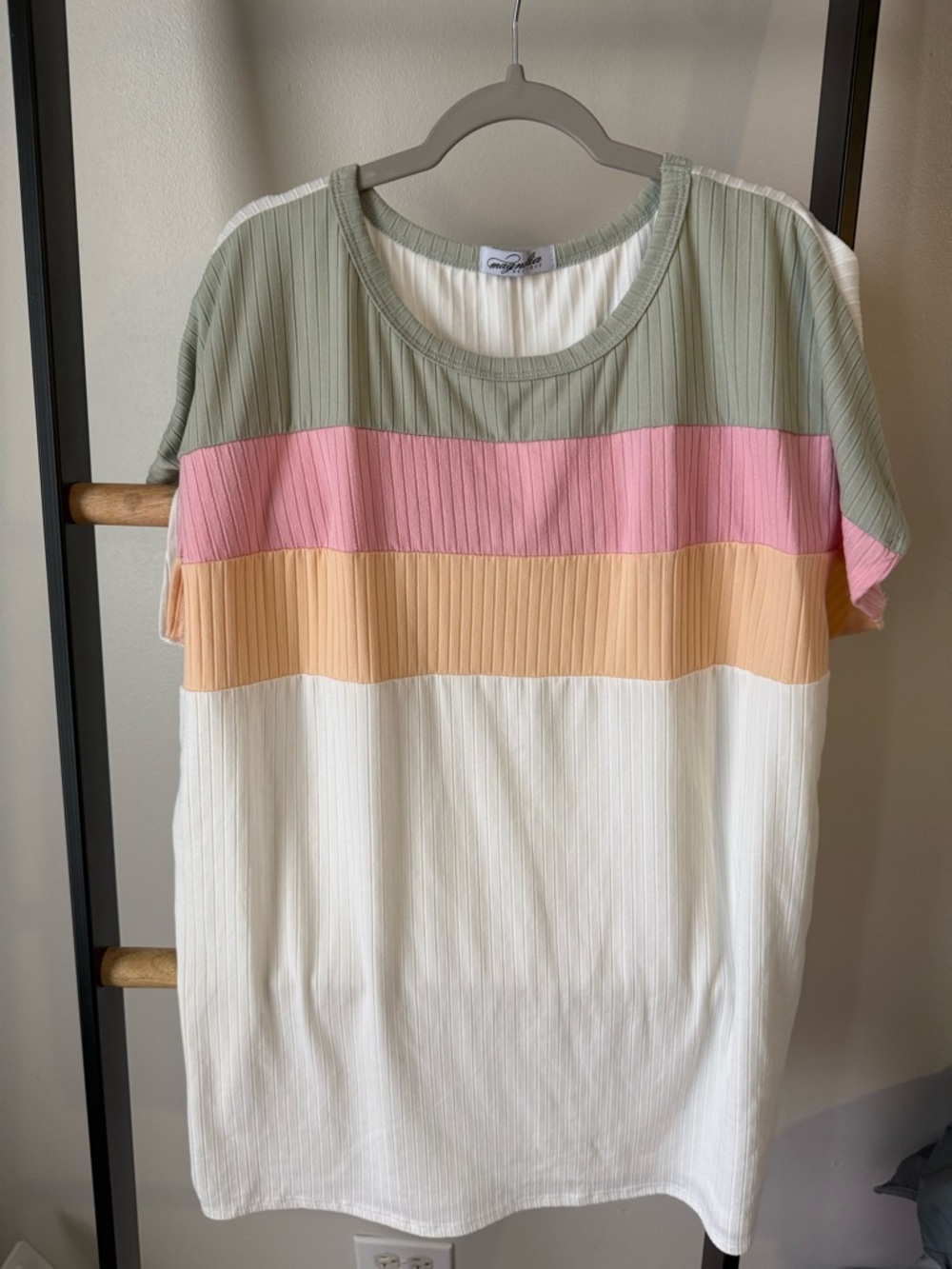 Colorblock Ribbed Short Sleeve Tee in Sage, Pink, Peach & White